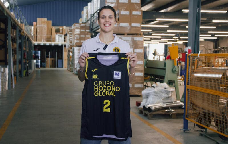 Txell Alarcón firma nuevo contrato con Hozono Global Jairis Txell Alarcon